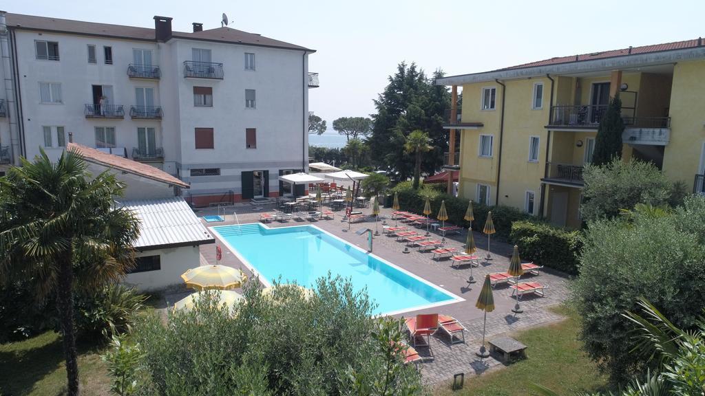 Hotel Mirabello Sirmione Exterior photo